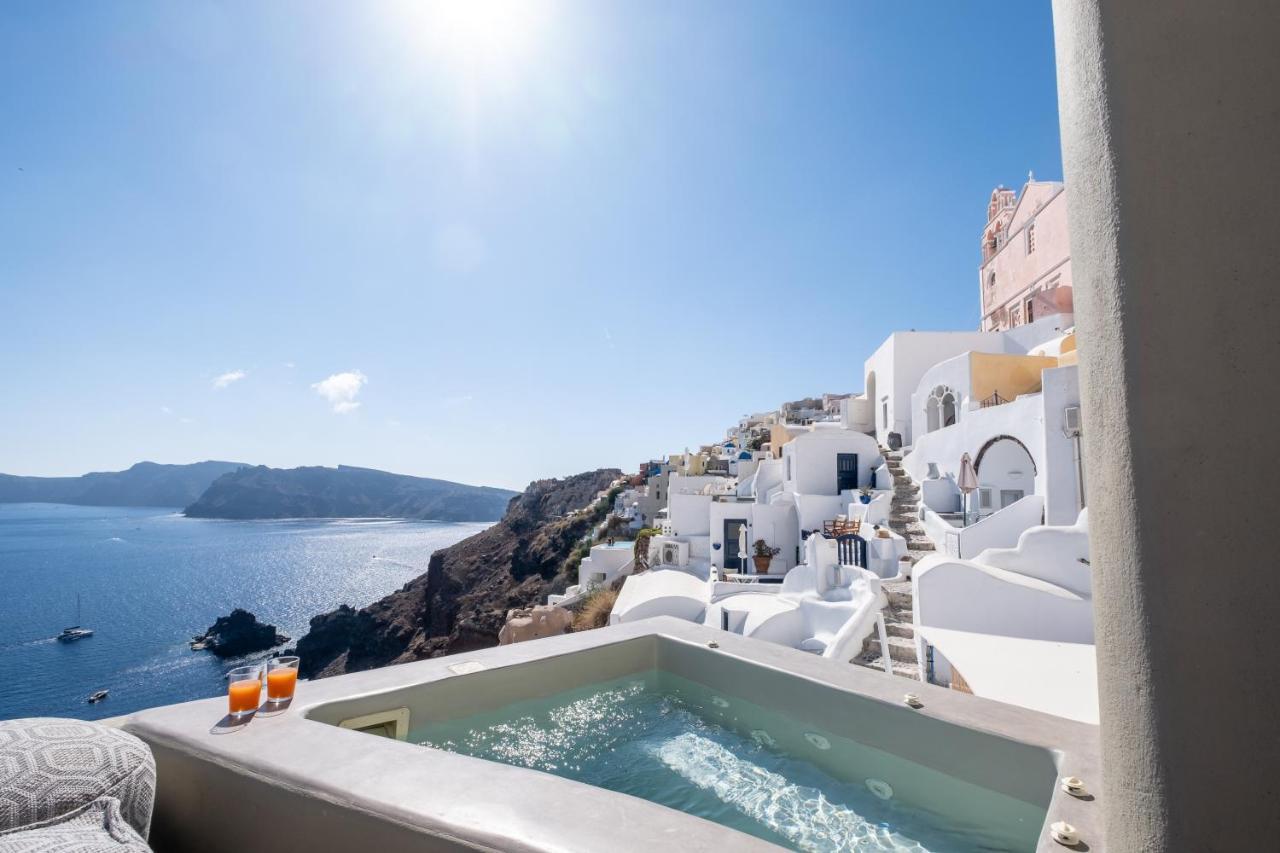Santoroia Luxury Suites By Caldera Houses Exterior photo